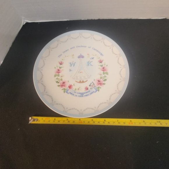 New McIntosh The Royal Family Baby Duke & Duchess of Cambridge Plate & Mug 2013 - Picture 8 of 16